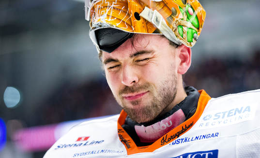 Karlskronas målvakt Johannes Jönsson deppar