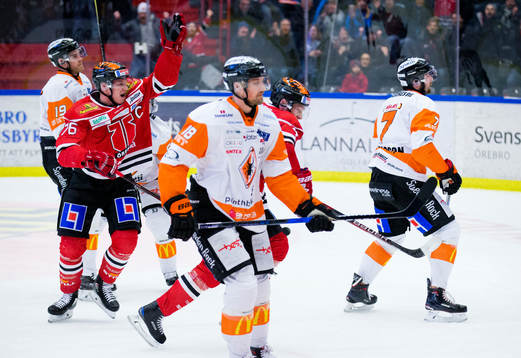 Örebros Tom Wandell gör 1-0 och jublar
