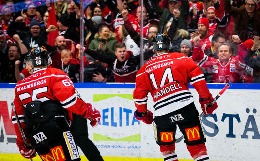 Örebros Tom Wandell gör 1-0 och jublar