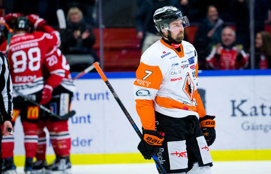 Karlskronas Mattias Karlsson deppar vid 3-0 målet