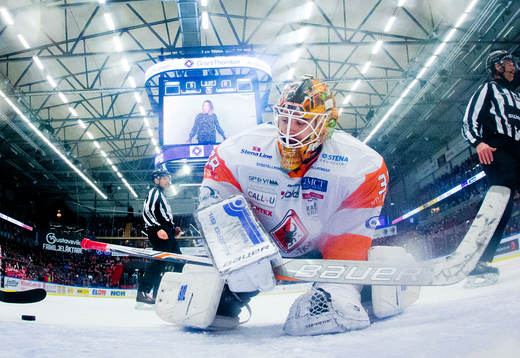 Karlskronas målvakt Johannes Jönsson deppar