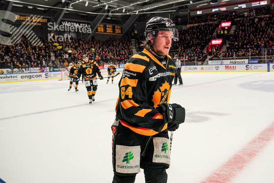 Skellefteås Jonathan Pudas jublar