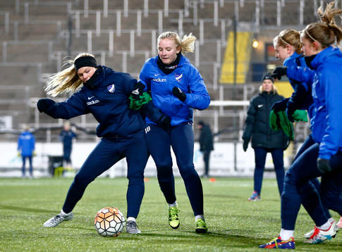 Träning med IFK Norrköping DFK på Östgötaporten