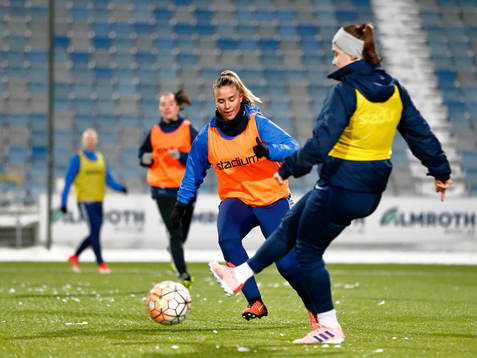 Träning med IFK Norrköping DFK på Östgötaporten