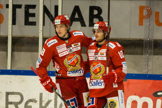 Almtunas Alexander Bjurström jublar