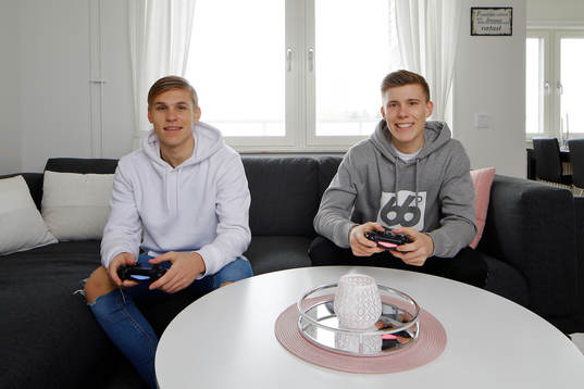 Norrköpings Arnór Sigurdsson och Alfons Sampsted
