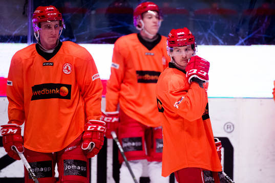 Trojas Alexander Edström före ishockeymatchen i