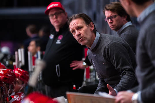 Trojas assisterande tränare Johan Benker