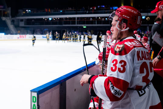Trojas Daniel Karlsson deppar