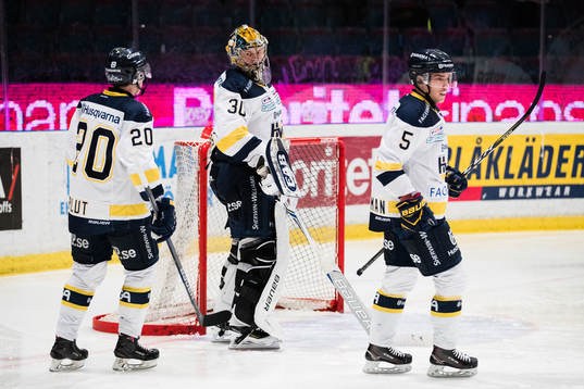 s Lawrence Pilut, målvakt Linus Söderström och Fredrik