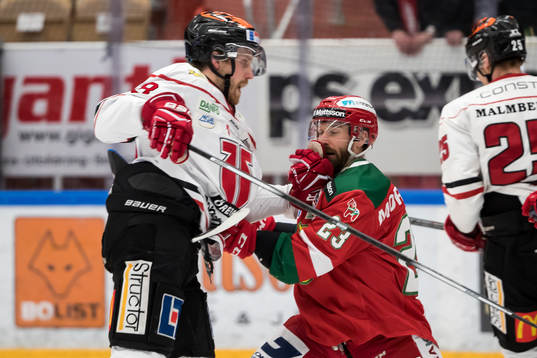 Örebros Joakim Andersson och Moras Tomas Skogs  i