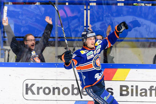 Växjös Elias Pettersson jublar