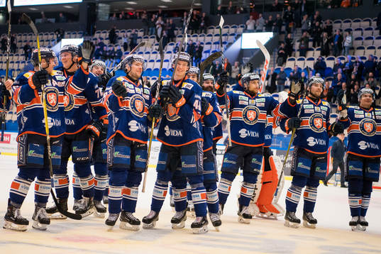 Växjös spelare jublar
