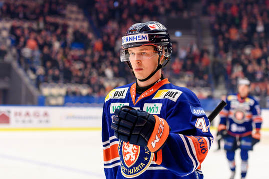 Växjös Elias Pettersson jublar