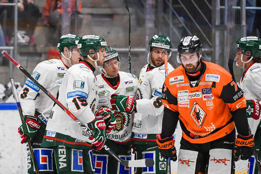 Frölundas Matt Donovan jublar