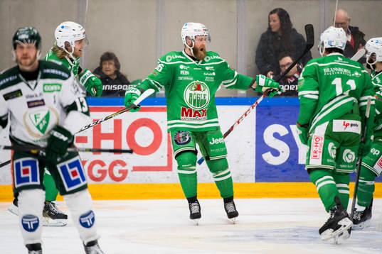 Rögles Janne Jalasvaara jublar