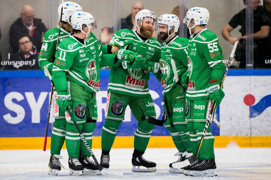 Rögles Janne Jalasvaara jublar