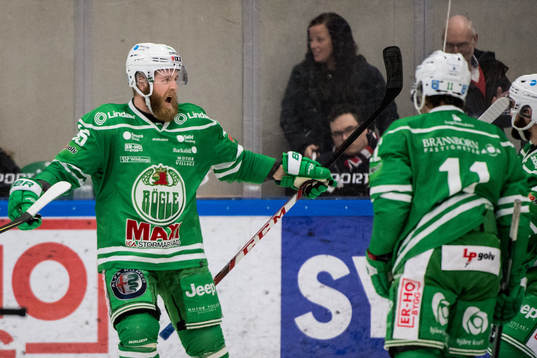 Rögles Janne Jalasvaara jublar