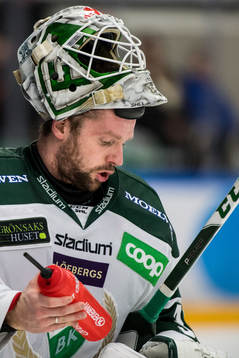 Färjestads målvakt Lars Haugen deppar