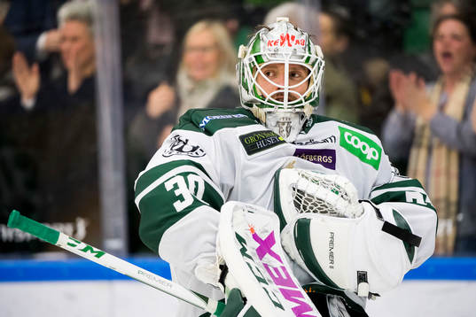 Färjestads målvakt Lars Haugen deppar