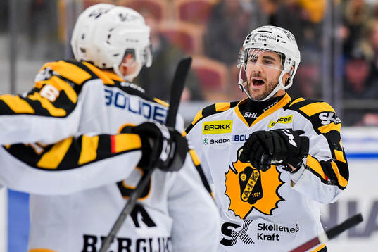 Skellefteås Bud Holloway jublar