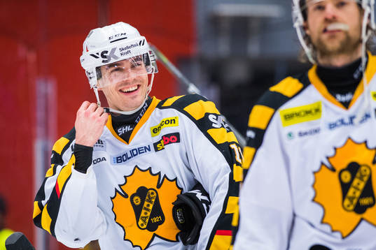 Skellefteås Henrik Hetta jublar