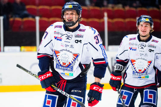 Linköpings Adam Ginning jublar