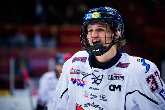 Linköpings Adam Ginning jublar