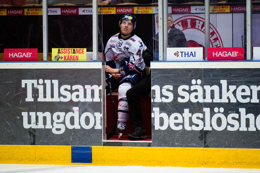 Linköpings Mathis Olimb i utvisningsbåset