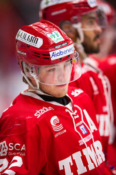 Timrås Emil Berglund värmer upp