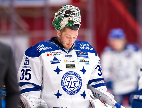 Leksands målvakt Robin Rahm värmer upp