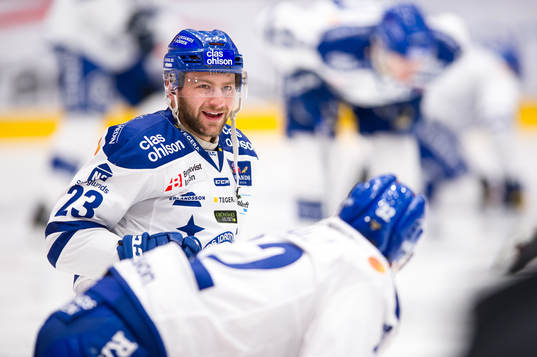 Leksands Alex Friesen värmer upp
