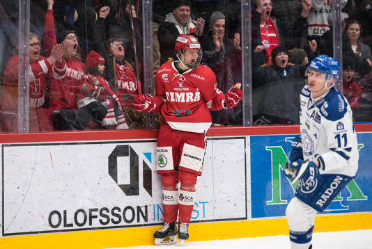 Timrås Filip Hållander jublar