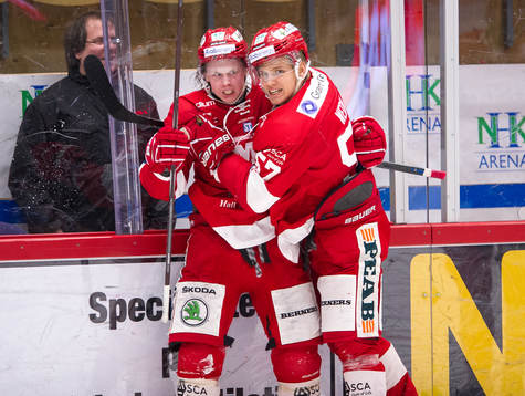 Timrås Jonathan Dahlen och Anton Wedin jublar