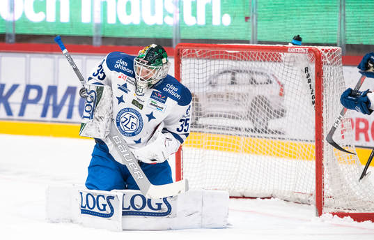 Leksands målvakt Robin Rahm räddar