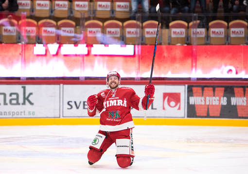 Timrås Michael Parks jublar