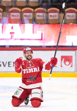 Timrås Michael Parks jublar