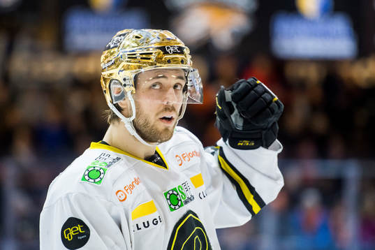 Eirik Østrem Salsten of Stavanger Oilers