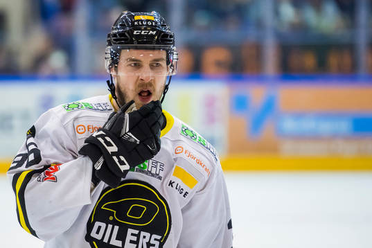 Lassi Kokkala of Stavanger Oilers looks dejected
