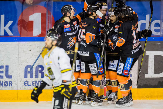 Frisk Asker celebrate the 2-0 goal