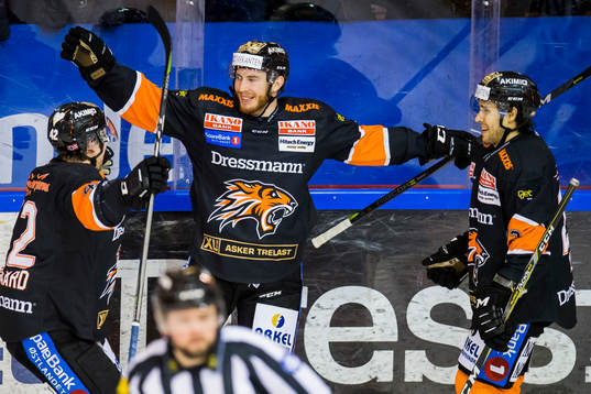 Vinny Saponari of Frisk Asker celebrates