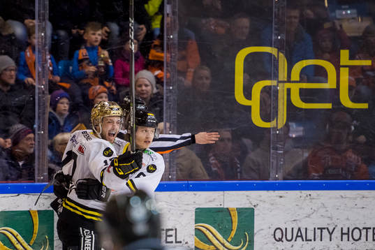 Eirik Østrem Salsten of Stavanger Oilers celebrates