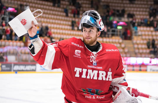 Timrås målvakt Henrik Haukeland jublar