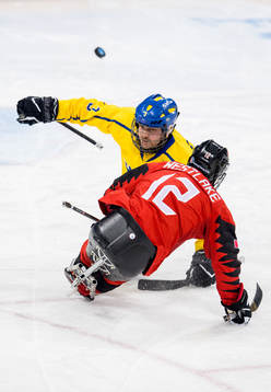 Niklas Ingvarsson of Sweden and Greg Westlake of Canada