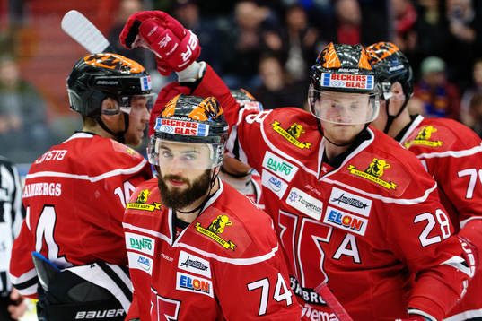 Örebros Viktor Amnér jublar