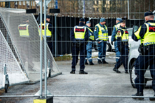 Polisen förbereder sig