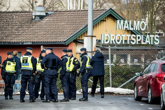 Polisen förbereder sig