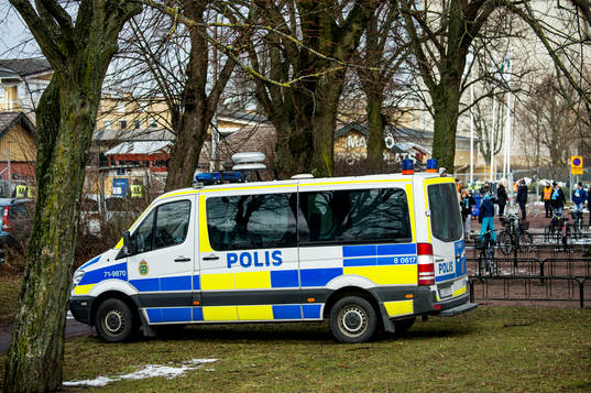 Polisen förbereder sig