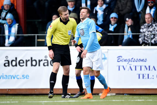 Malmö FFs Arnór Ingvi Traustason grimaserar
