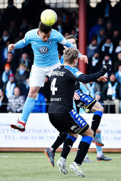 Malmö FFs Markus Rosenberg i nickduell med IFK Göteborgs